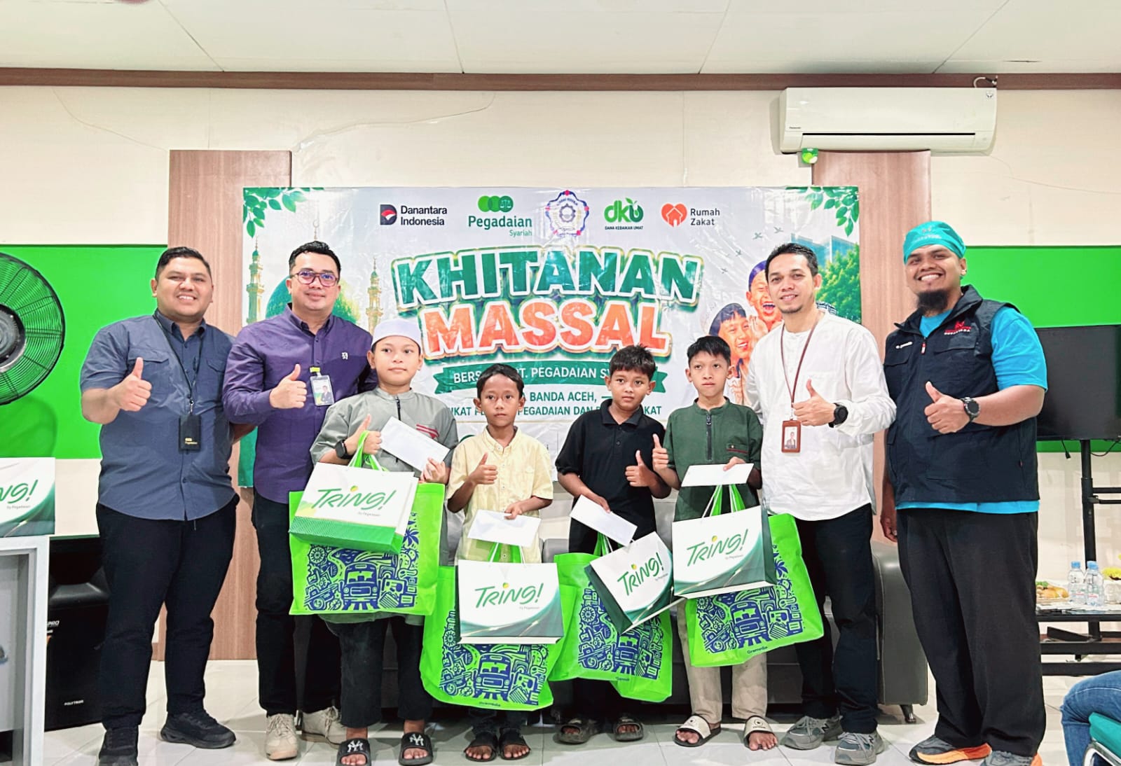 Pegadaian Syariah  dan Serikat Pekerja Bersama Rumah Zakat Gelar Khitanan Massal untuk 16 Anak di Banda Aceh