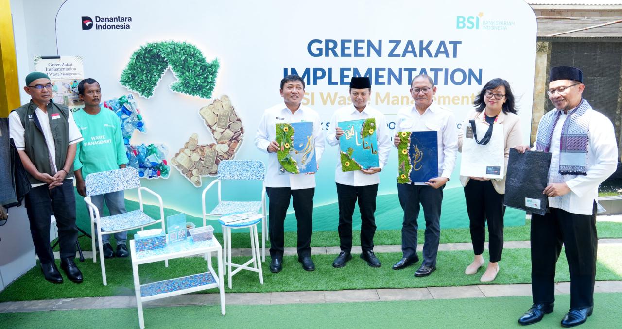 Lewat Implementasi Green Zakat, BSI Ajak Masyarakat Ubah Sampah Jadi Emas